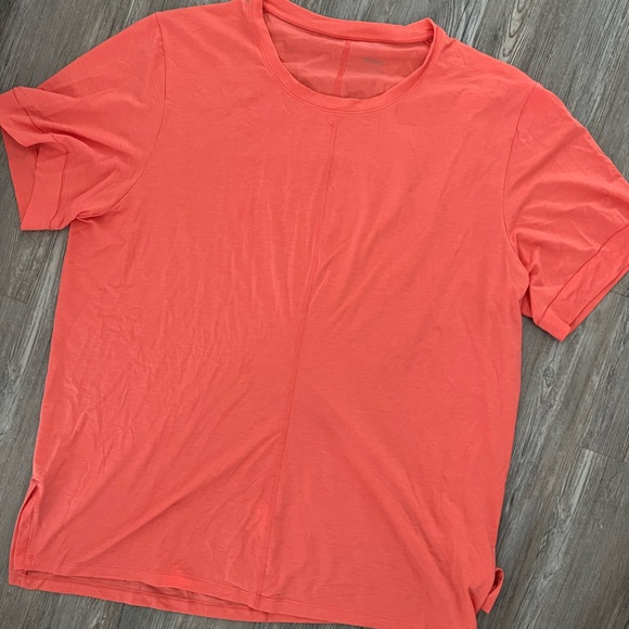 Men’s Nike workout shirt - Picture 1 of 3
